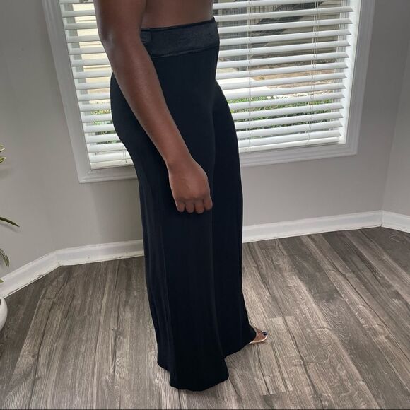 Cabi Crepe Dress Pants with Contrast Waistband - Picture 6 of 17